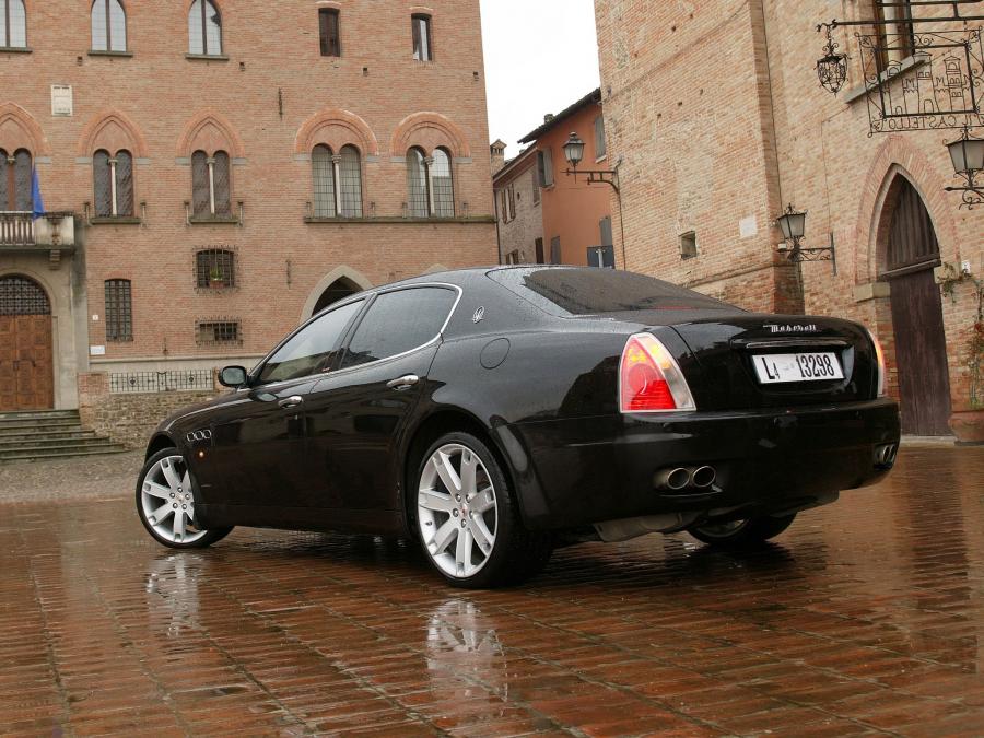  Maserati Quattroporte Sport GT 2005 года  (фото 18 из 24)